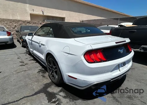 2018 Ford Mustang z USA, uszkodzony, nr VIN 1FATP8UH0J5111777